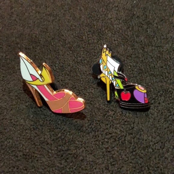 Disney Accessories - Disney Princess pins
